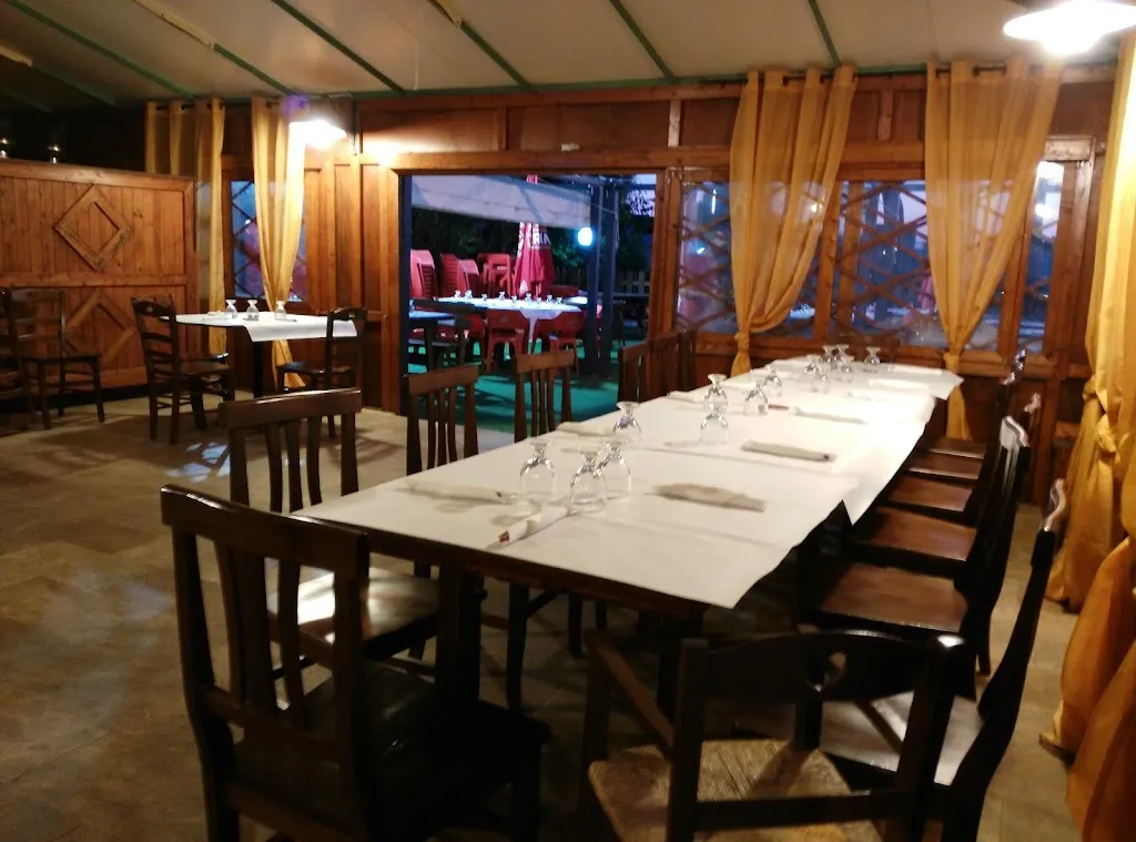 Pizzeria Da Marcello restaurant in Squinzano