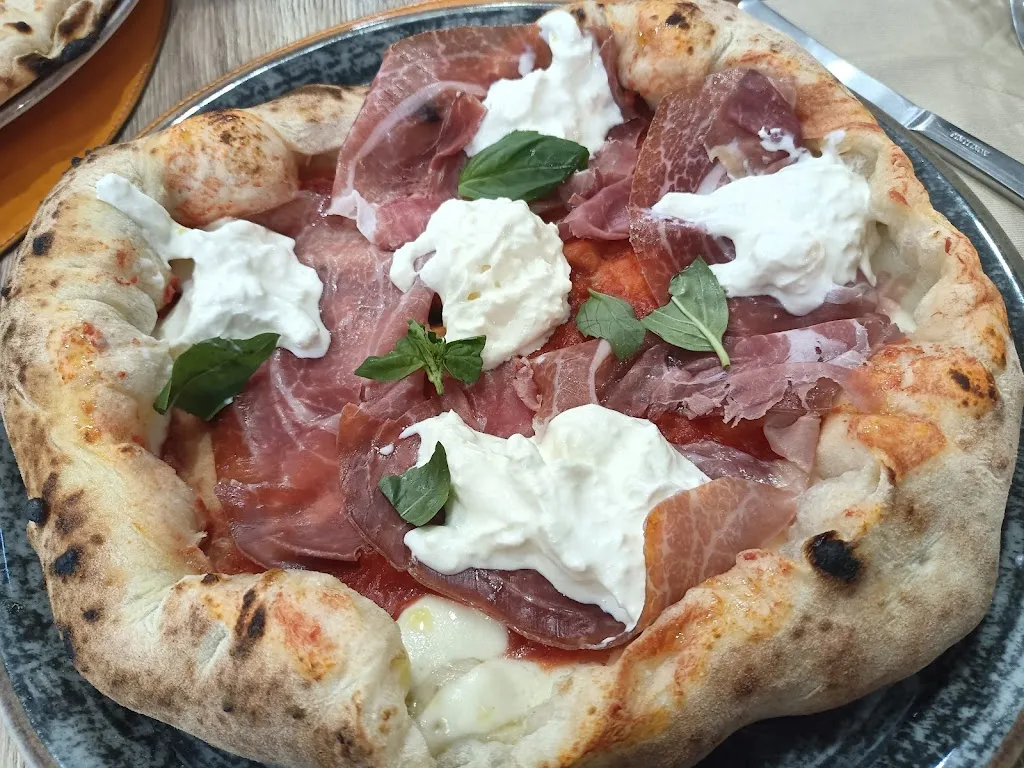 Leonardo Dimauro_Na Nuvola_Statte_review