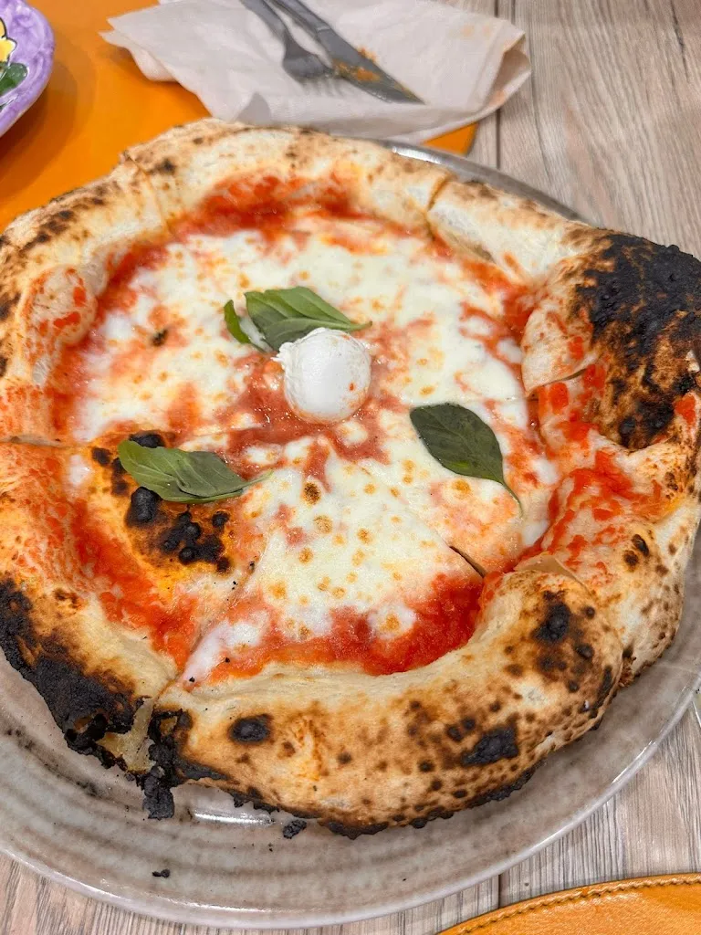 Alfonso Esposito_Na Nuvola_Statte_review