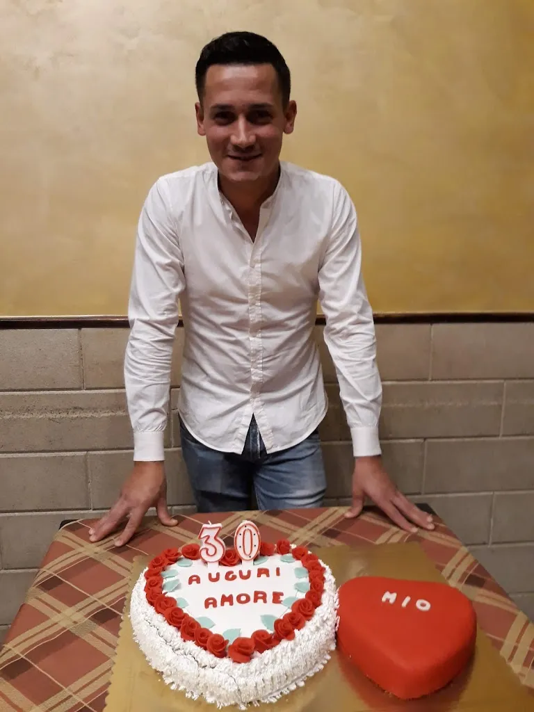 Menu_Black & White_Statte_image_2