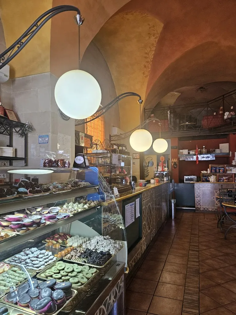 lucas yannello_Plaza Cafe Pasticceria & Gelateria_Sternatia_review