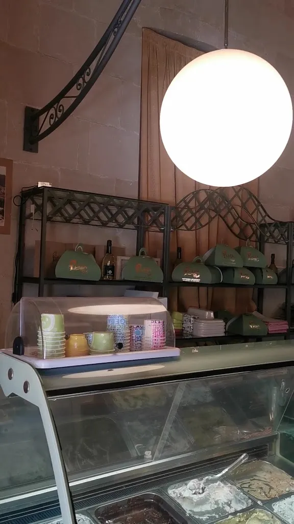 Στέφανος Γραββάνης_Plaza Cafe Pasticceria & Gelateria_Sternatia_review