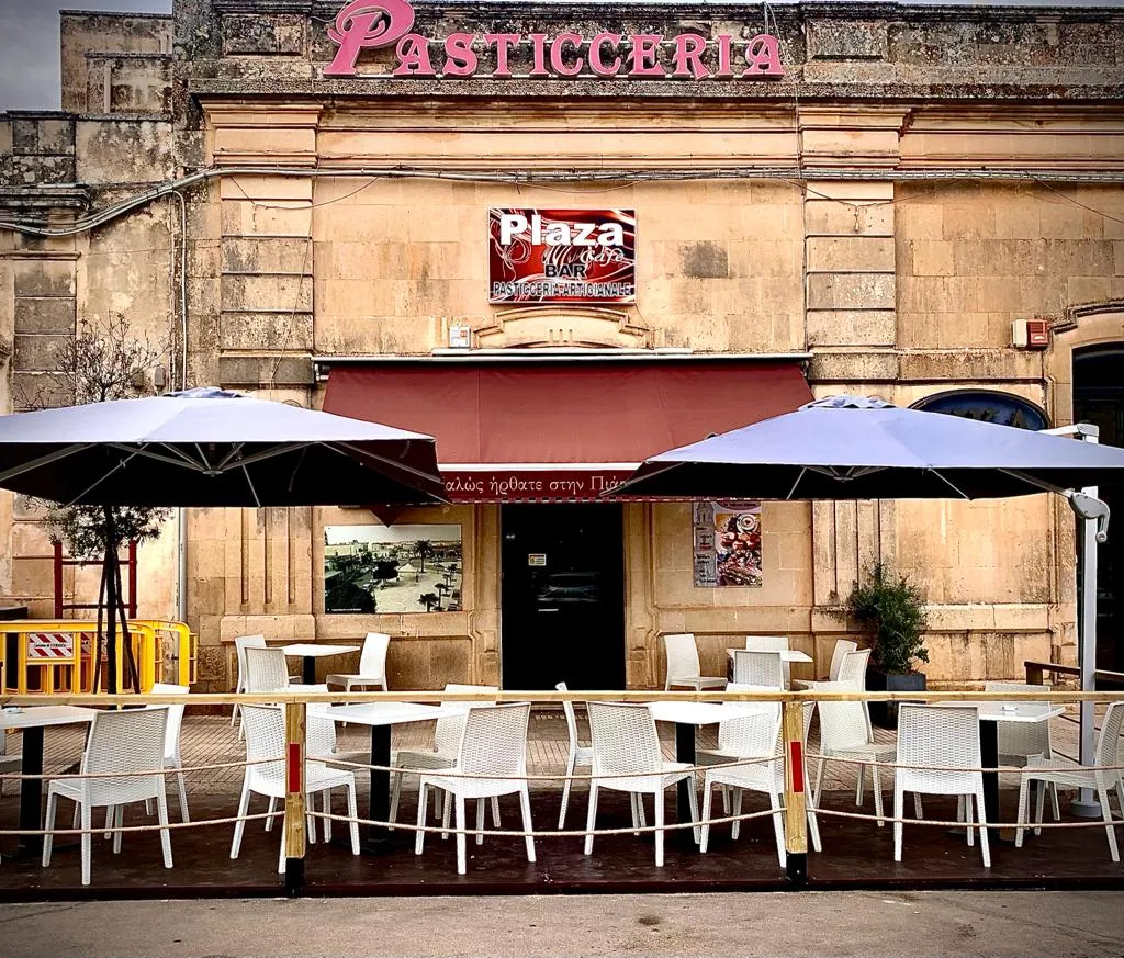 Plaza Cafe Pasticceria & Gelateria restaurant in Sternatia