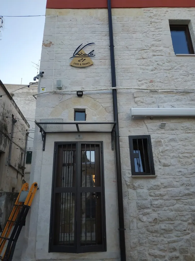 Vicolo 21 Food&Drinks_Santeramo in Colle_slider_image_3