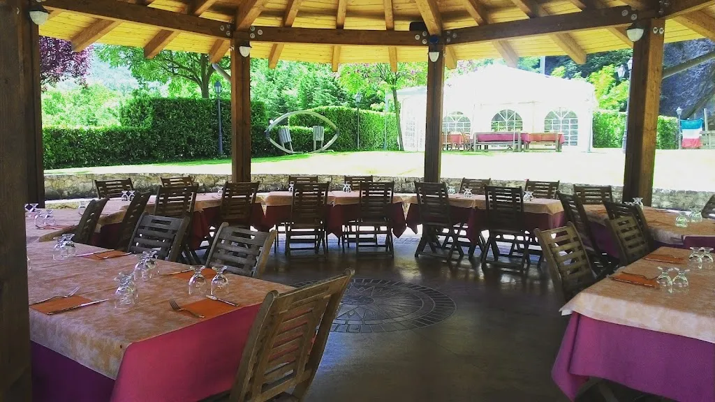 Villaggio Ristoro La Cascata restaurant in Civitaluparella