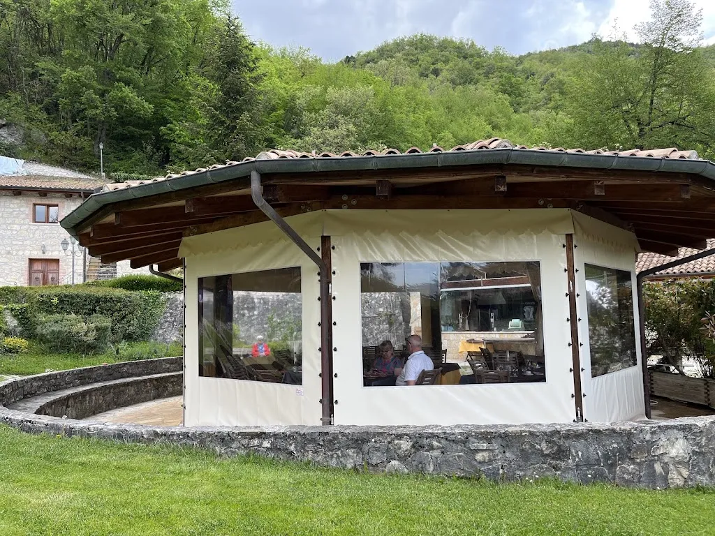 Villaggio Ristoro La Cascata_Civitaluparella_slider_image_3