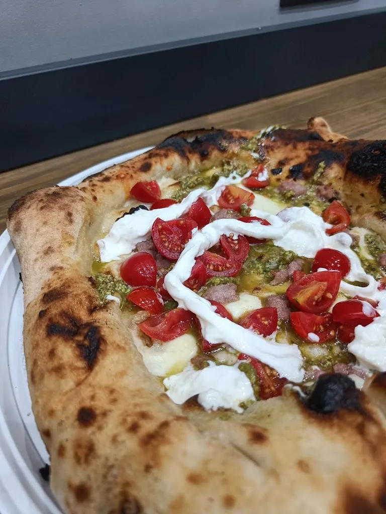 Pizzulo Pizzeria restaurant in Santeramo in Colle