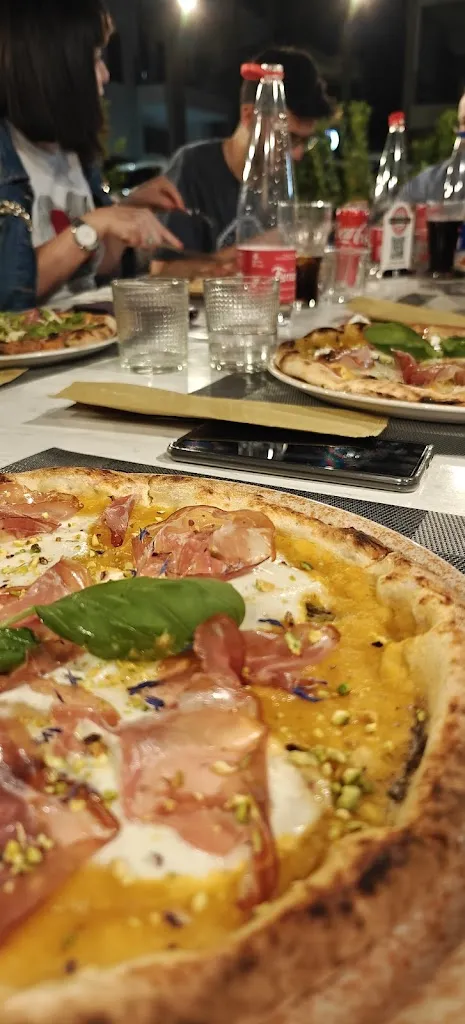 Pizzeria piccadilly_Santeramo in Colle_slider_image_3