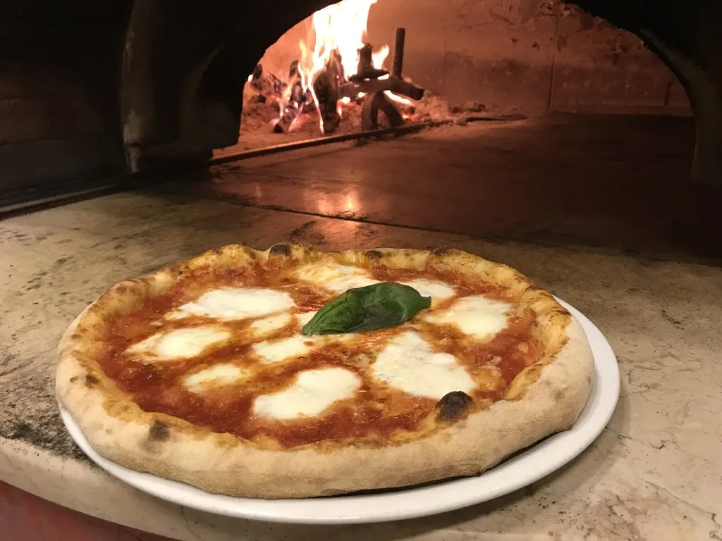 Pizzeria Il Bagaglino express_Santeramo in Colle_slider_image_2