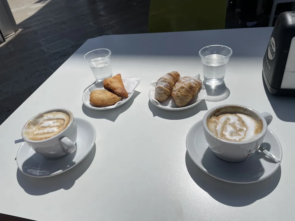 Isabella Aguiar Marsicano_Bar Moderno_Santeramo in Colle_review