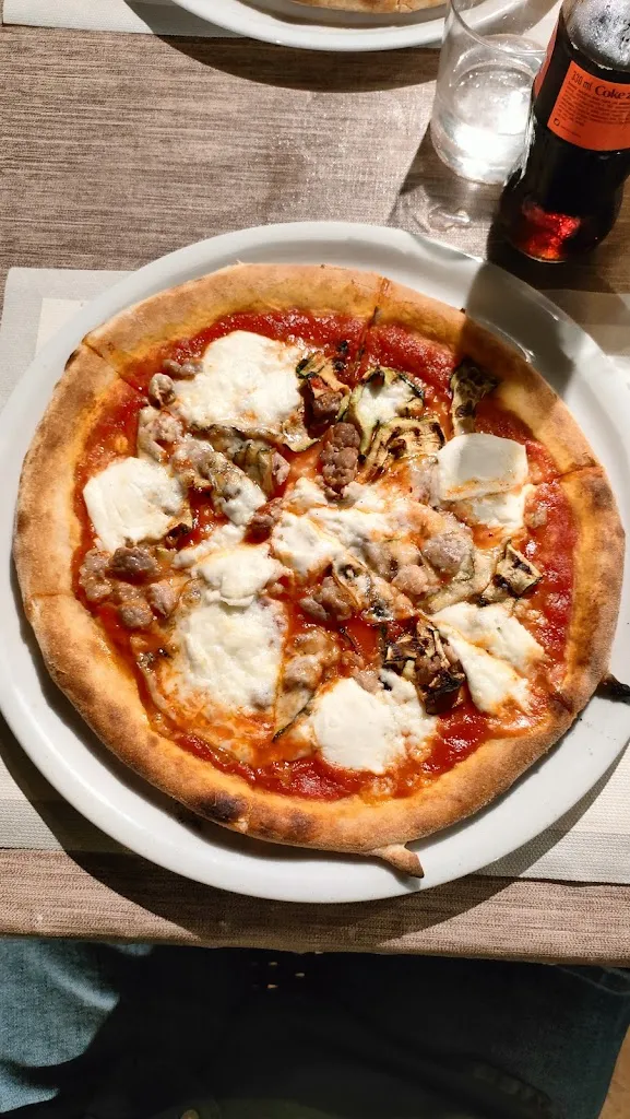 Domenico M_Victorian Living Pub_Santeramo in Colle_review