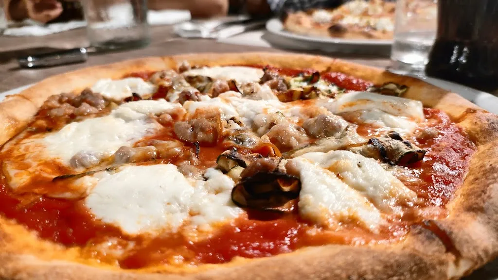 Victorian Living Pub_Santeramo in Colle_slider_image_2