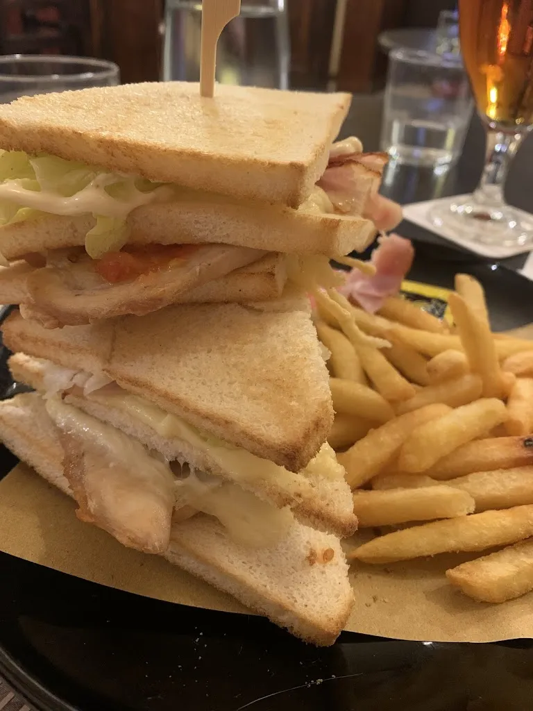 Victorian Living Pub_Santeramo in Colle_slider_image_3