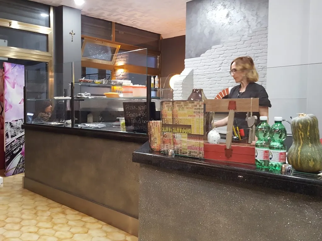 Dibello GiovannaRosso e restaurant in Santeramo in Colle