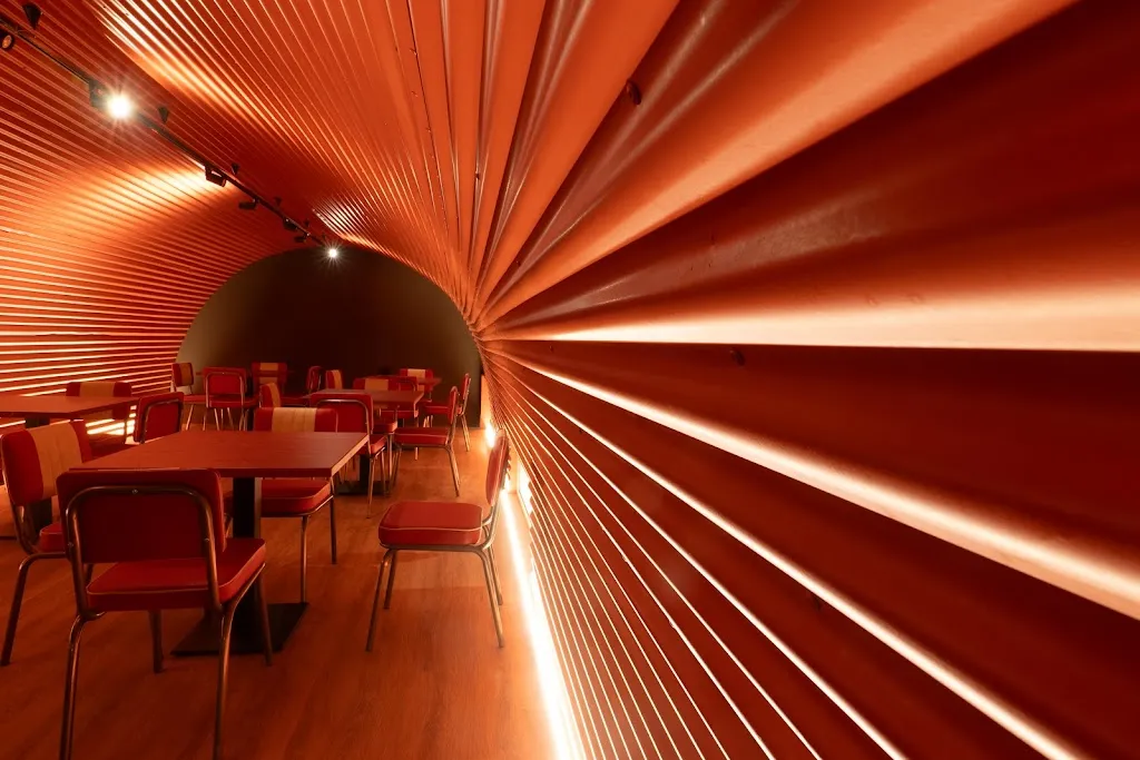 Showbiz birreria moderna ristorante a Taviano