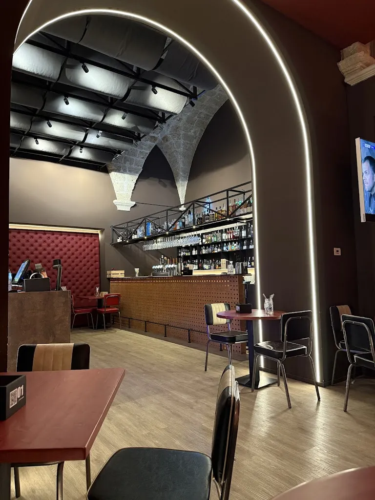 Showbiz birreria moderna_Taviano_slider_image_3