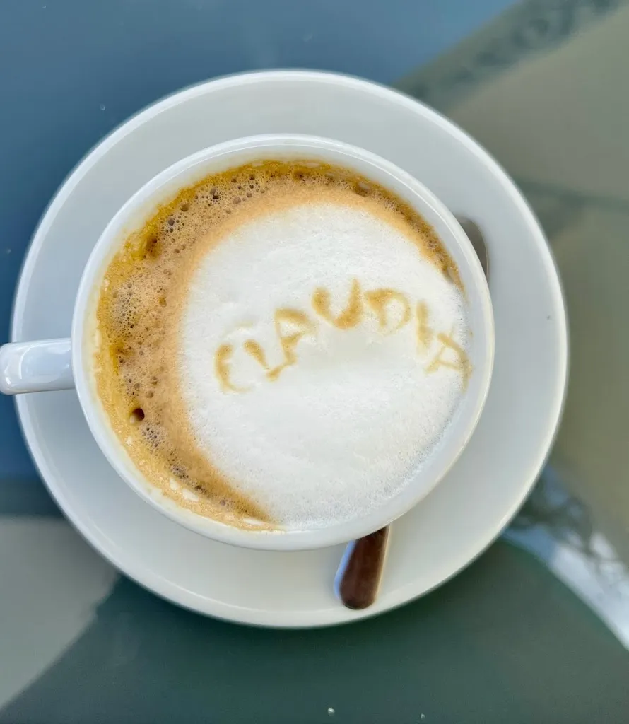 Loading Bistrot Café_Toritto_slider_image_3