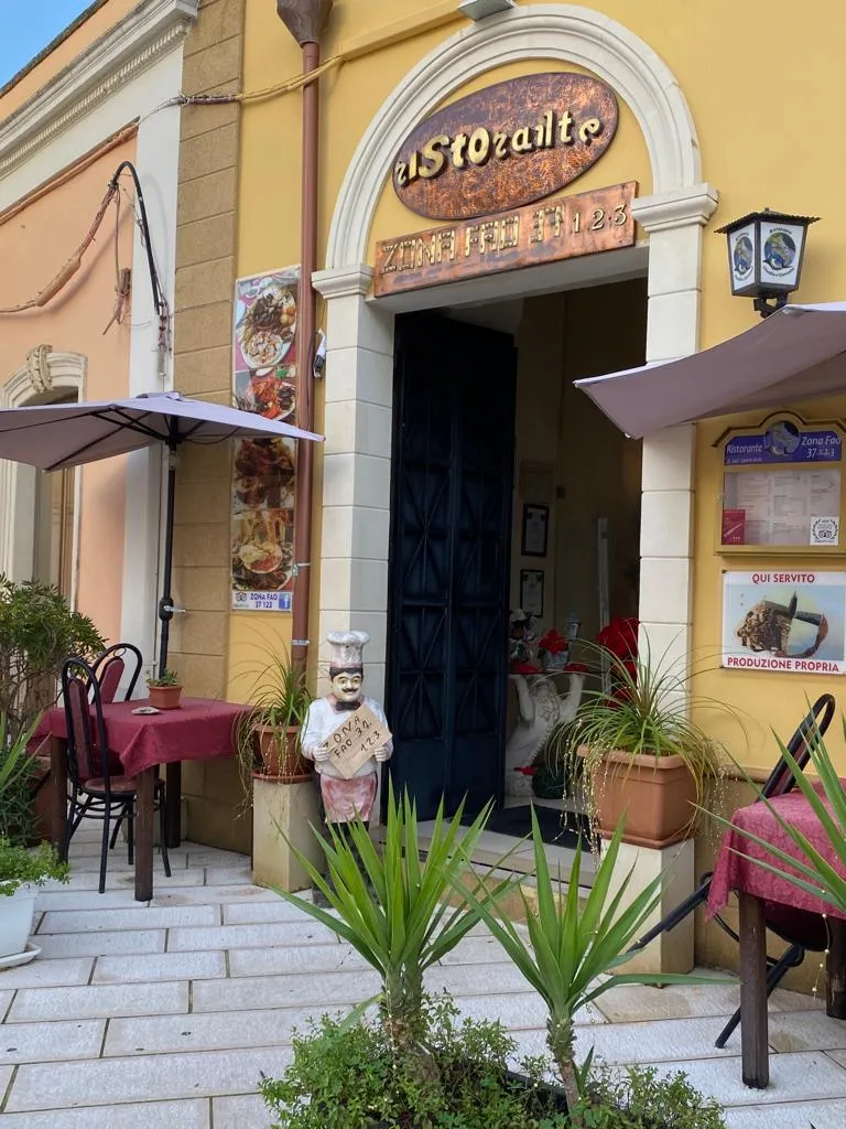 Zona Fao 37 1.2.3 restaurant in Torchiarolo