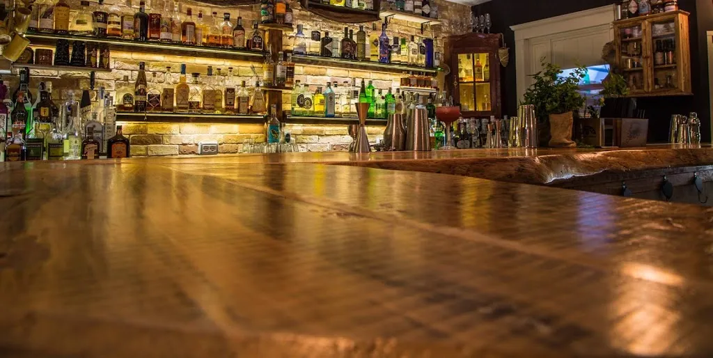 Petra Nera restaurant in Torre San Giovanni