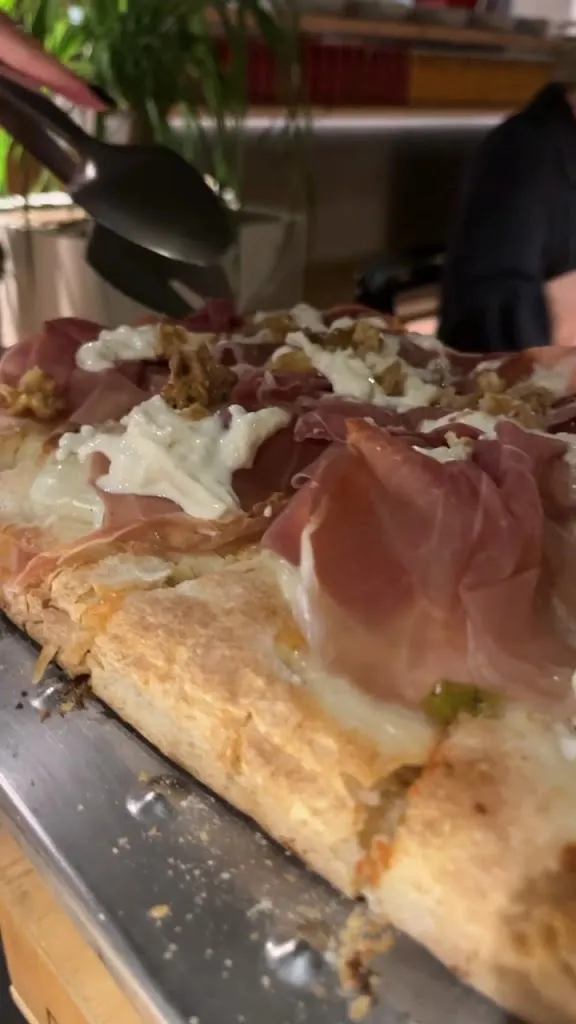 Ristorante Pizzeria Azzurra 1986_Torre San Giovanni_slider_image_2