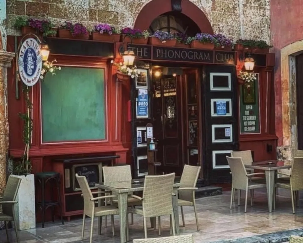 The Phonogram Club_Ugento_slider_image_1