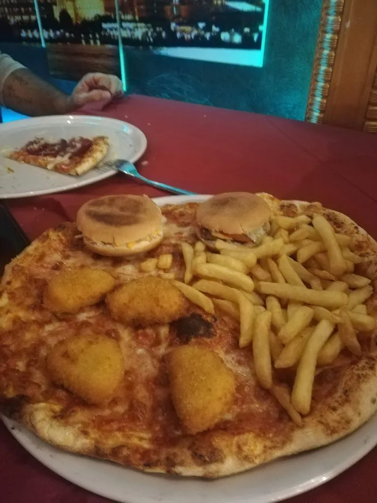 Menü_33 APRILE Disco-Pub Cicchetteria Pizzeria Paposceria Piadineria Paninoteca_Torremaggiore_Bild_1