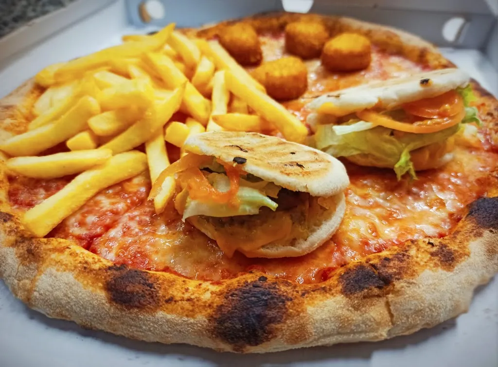 Menü_33 APRILE Disco-Pub Cicchetteria Pizzeria Paposceria Piadineria Paninoteca_Torremaggiore_Bild_7