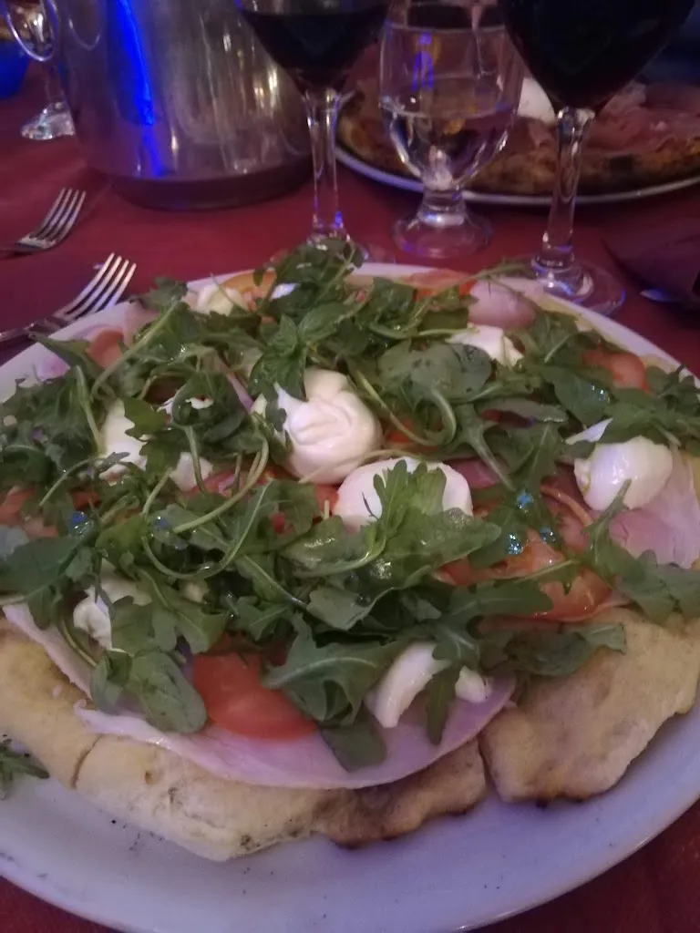 33 APRILE Disco-Pub Cicchetteria Pizzeria Paposceria Piadineria Paninoteca_Torremaggiore_slider_image_3