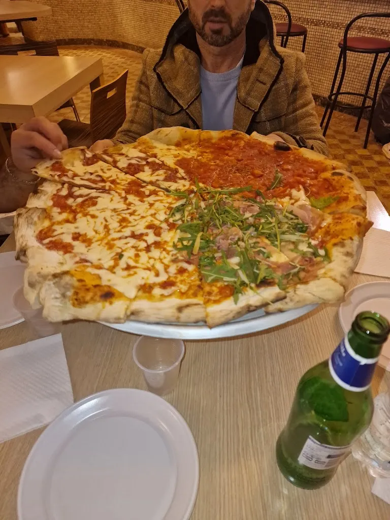 cinzia lattanzi_pizzeria amarcord di de meo michele_Torremaggiore_review