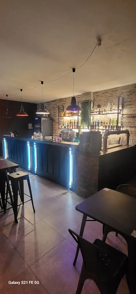 LA ZONA Pub Radical beer restaurant in Vernole