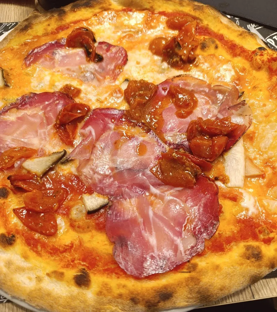 luciana pantaleo_La norcino pizza_Valenzano_review