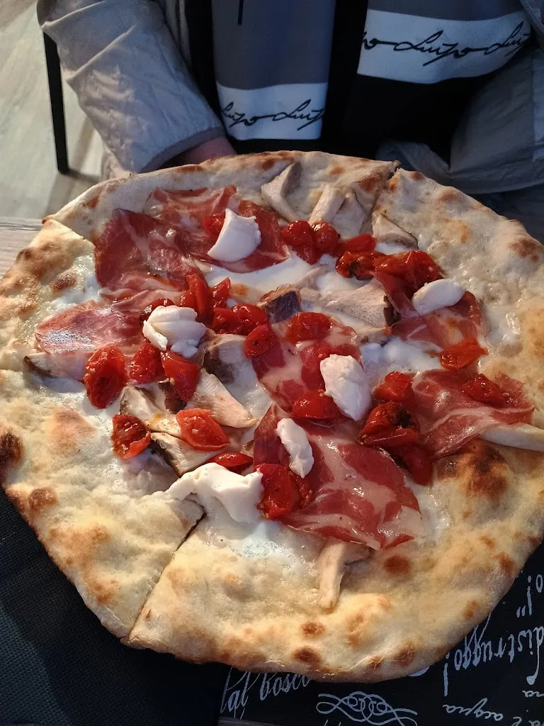 Vito Romita_La norcino pizza_Valenzano_review