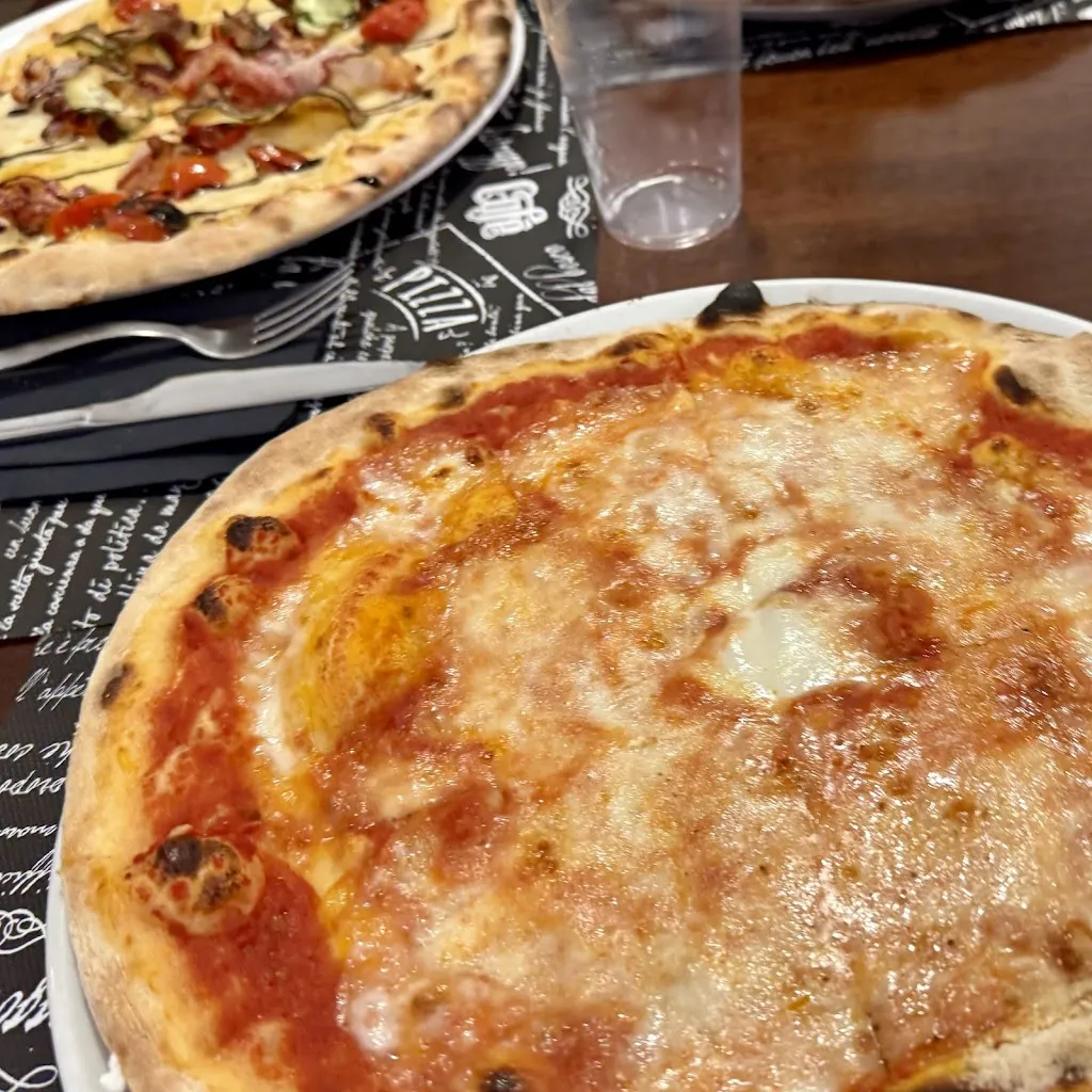 La norcino pizza_Valenzano_slider_image_2