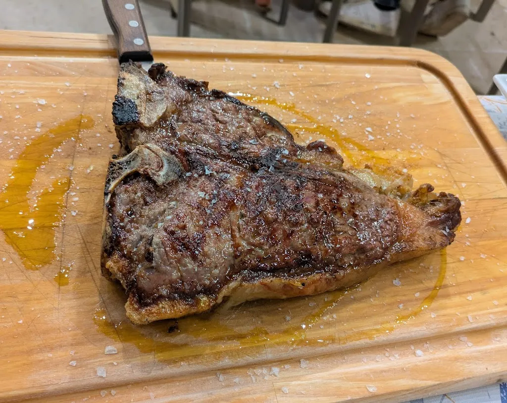 Nero a Metà_Villa Castelli_slider_image_2