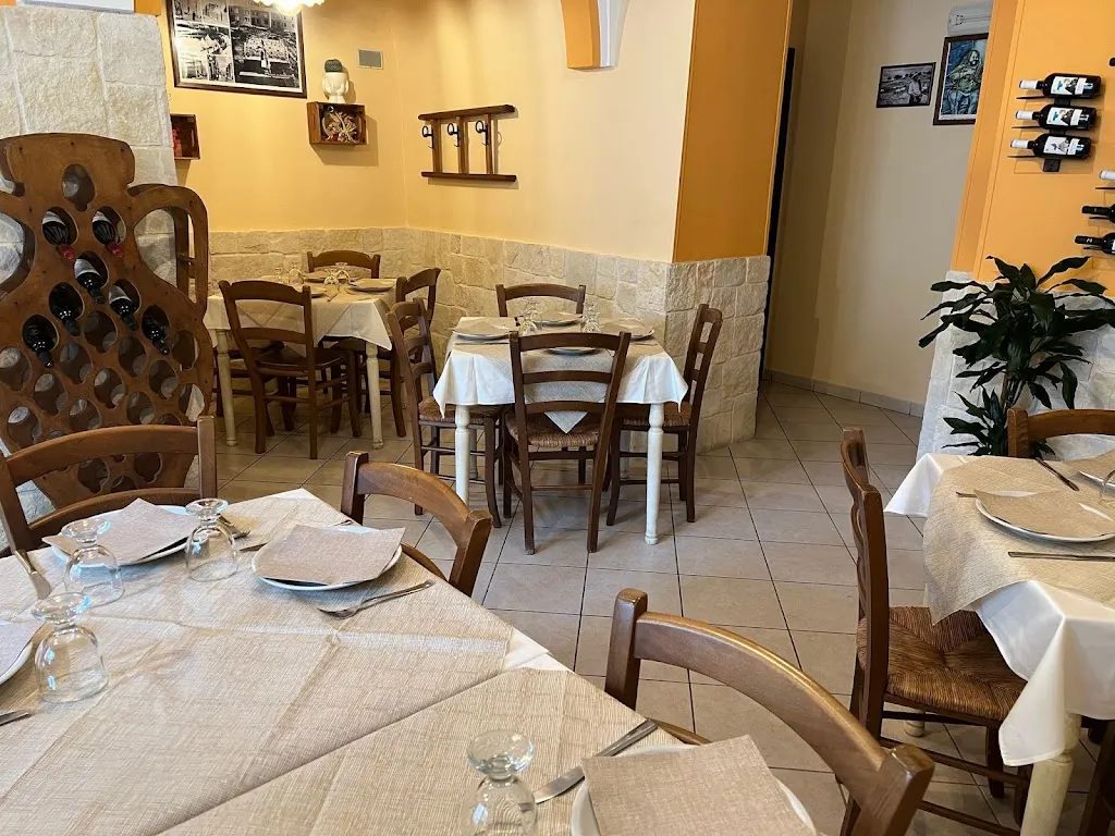 Sfizi Del Corso Trattoria Braceria restaurant in Villa Castelli