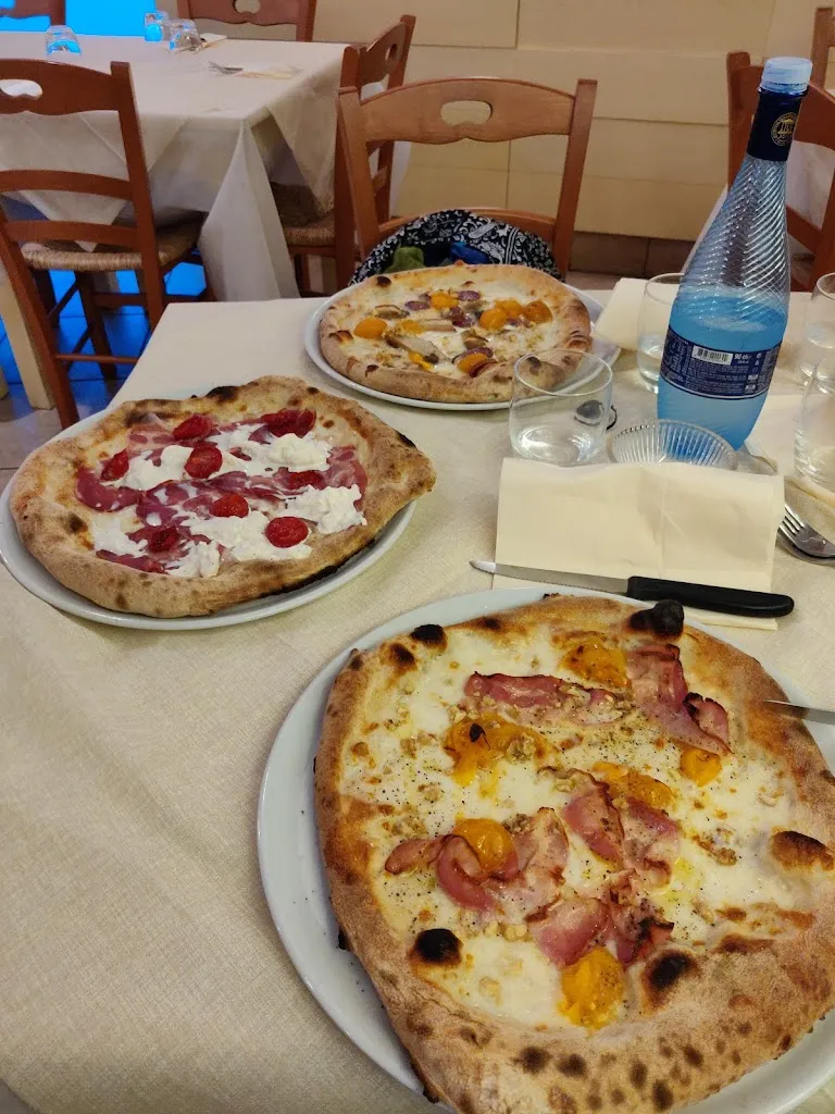 Arthur Leung_Pazzi Per Pizza_Villa Castelli_recensione