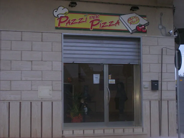 Pazzi Per Pizza_Villa Castelli_slider_image_1