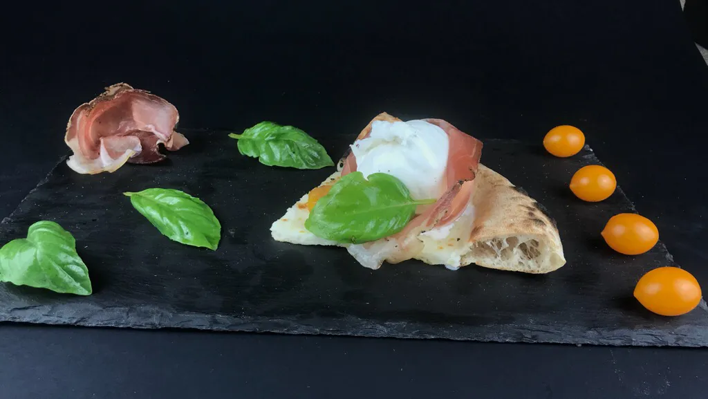 Pazzi Per Pizza_Villa Castelli_slider_image_2