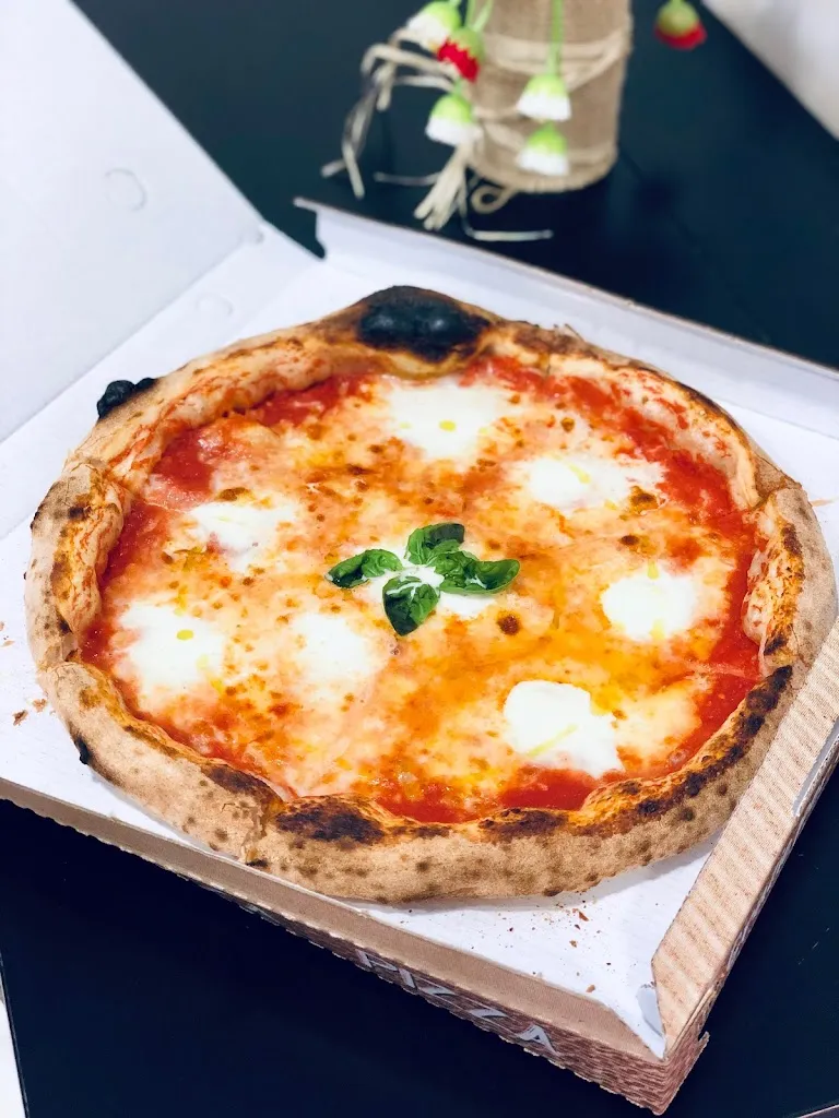 Central Pizzeria_Zapponeta_slider_image_2