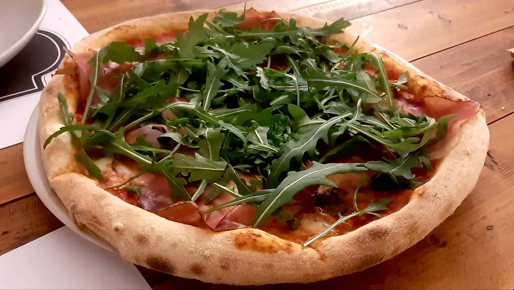 Pizzeria Mamova_Zollino_slider_image_2