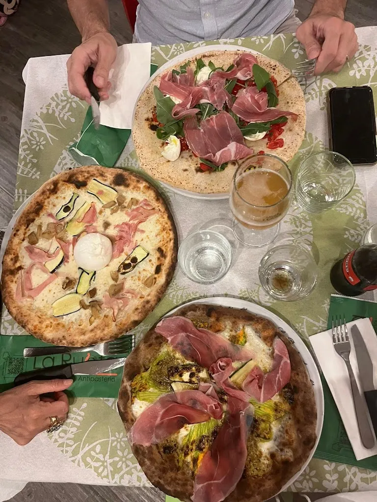 Manuela Compagnoni_La Ruota_Vico del Gargano_review