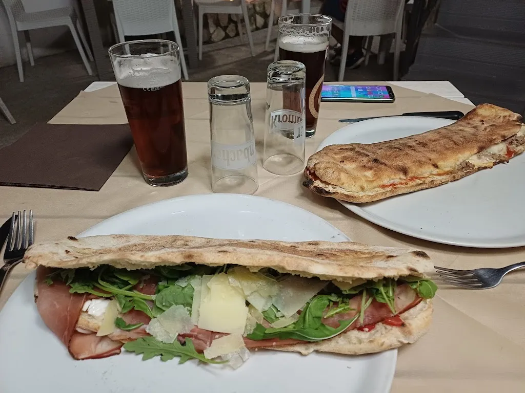 Pizzeria Le Macine_Vico del Gargano_slider_image_3