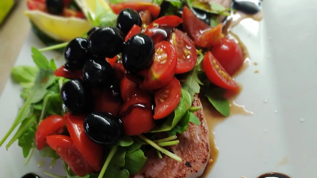 Pizzeria. Rosticceria Con Piatti tipici da Asporto E Polli Allo Spiedo. ROSTIPIZZA Frittura di pesce_Vico del Gargano_slider_image_3