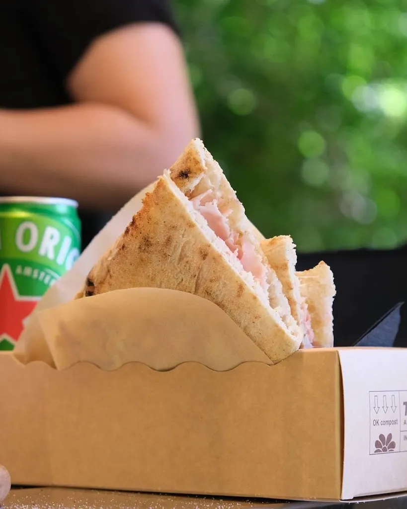 Paposcià on the road_Vico del Gargano_slider_image_1