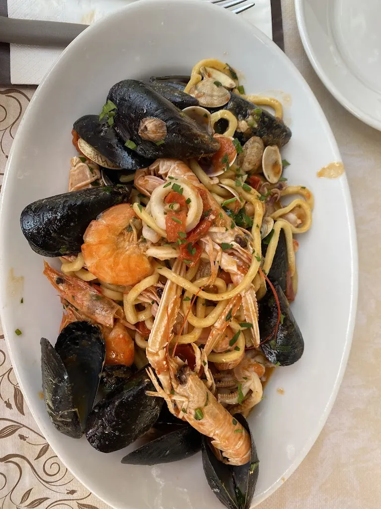 Berna Saraci_Ristorante bar pizzeria la stazione di calenella_Vico del Gargano_review