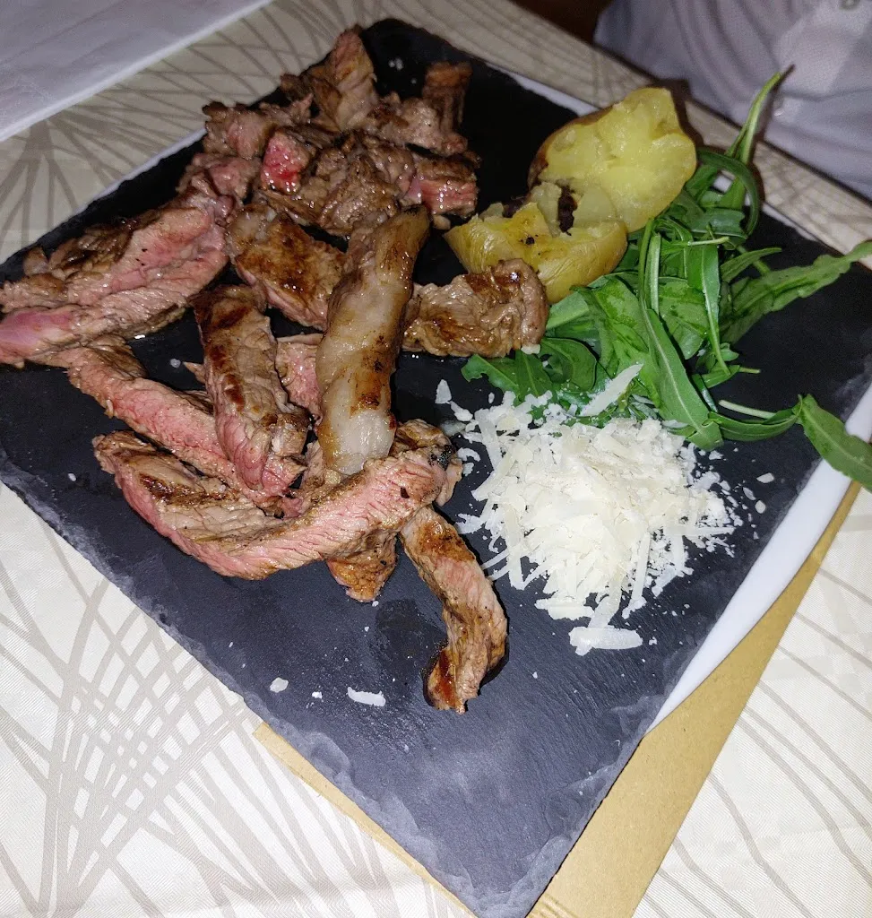 Antonella De Nittis_Il Baffo_Vico del Gargano_review