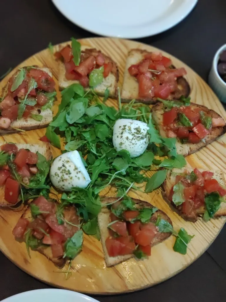 Pizzeria Pane e pomodoro_Vico del Gargano_slider_image_2