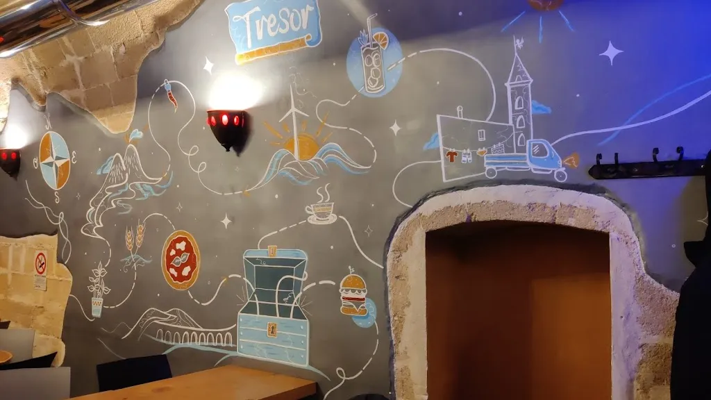 Annamaria Carrabba_Tresor pizzeria napoletana, burger, cocktail_Spinazzola_review