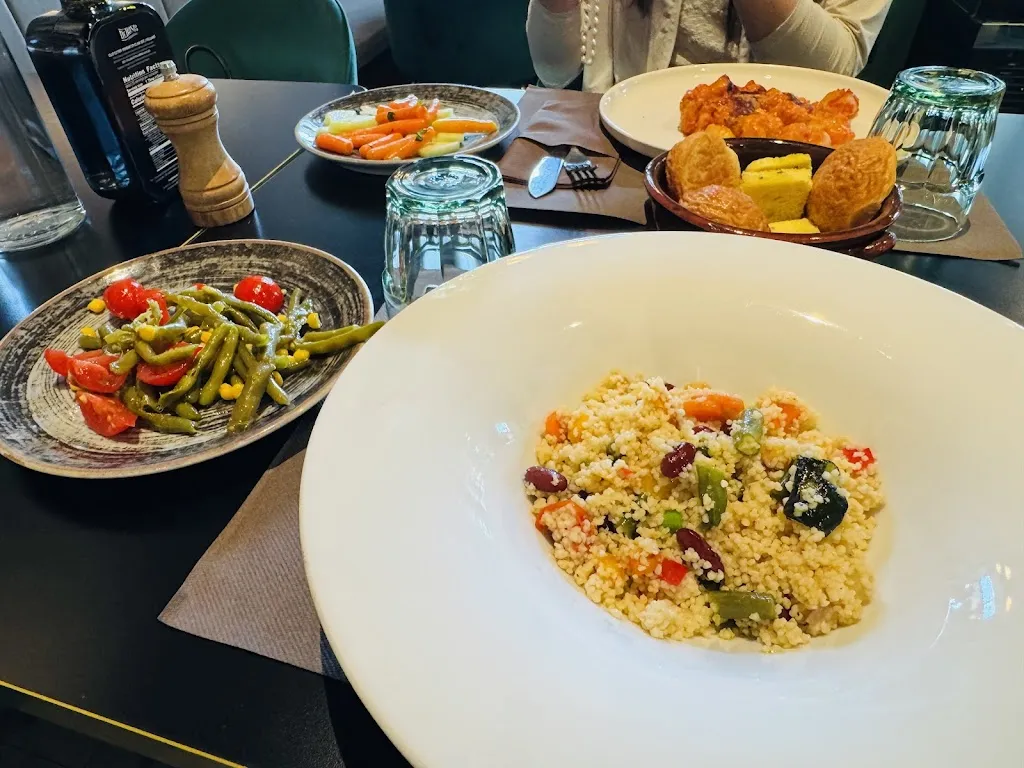 Huang yu hung_Buccomino_Spinazzola_review