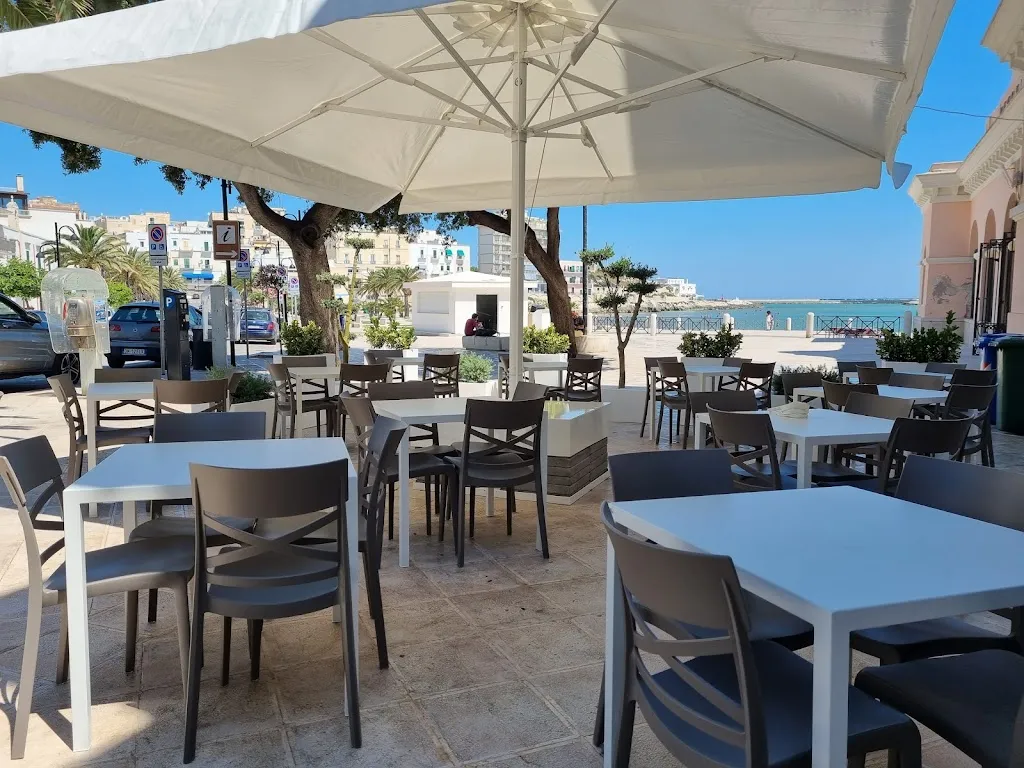 Al Vaporetto Antipasteria Troccoleria di Mare_Vieste_slider_image_1